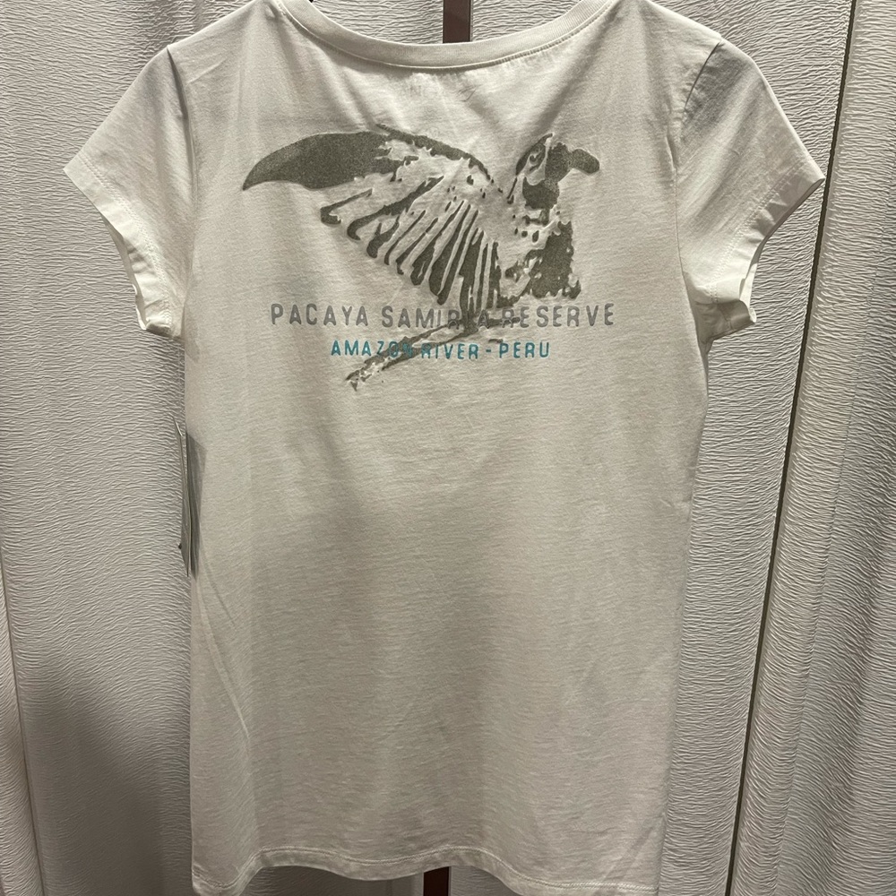 Cotton Vacation Peru Aqua Expeditions Women’s T Shirt NWT Medium Parrot Cruise
